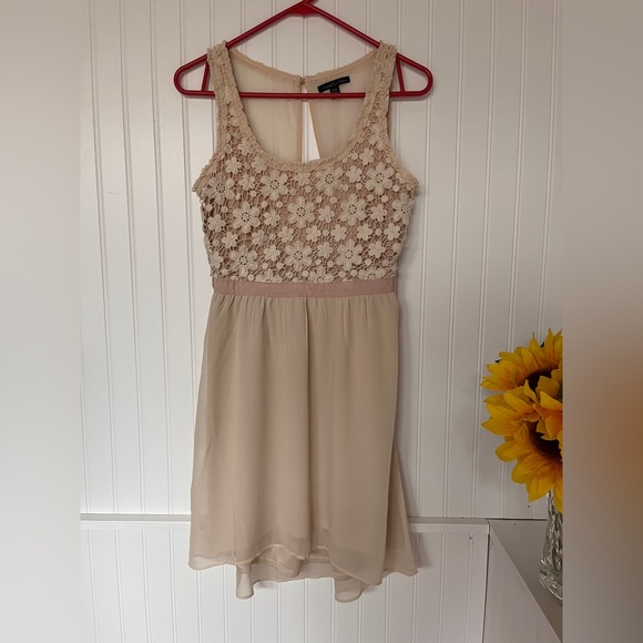 American Eagle Outfitters Dresses & Skirts - Crochet Cream Lace Top Blush Pink Dress American Eagle